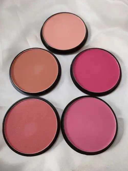 腮红碎了还能用吗