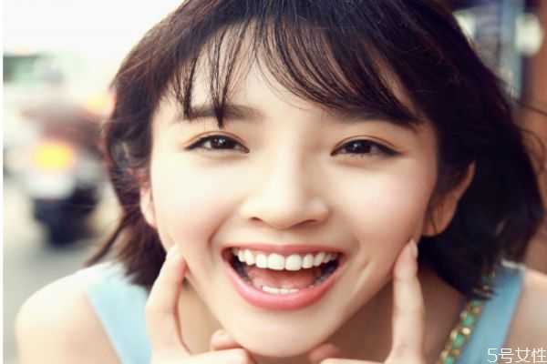 眼角纹和笑纹该怎么去除？去笑纹的眼霜哪个更好