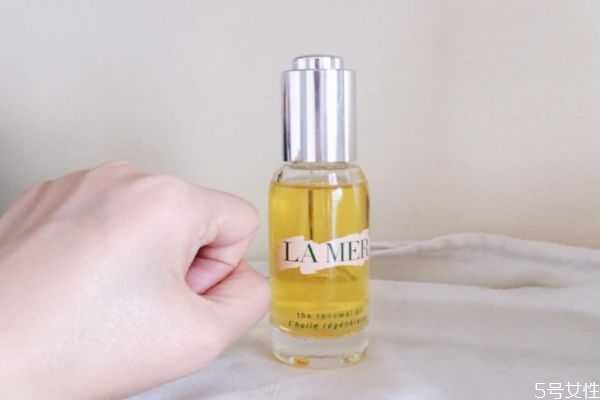 ​精华油适合夏天用吗？精华油适合天天用吗