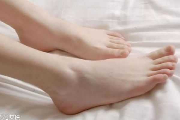 如何去除脚部死皮 平时怎么护理脚部