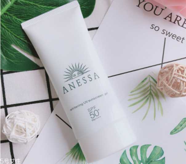 安耐晒乳液好还是啫喱