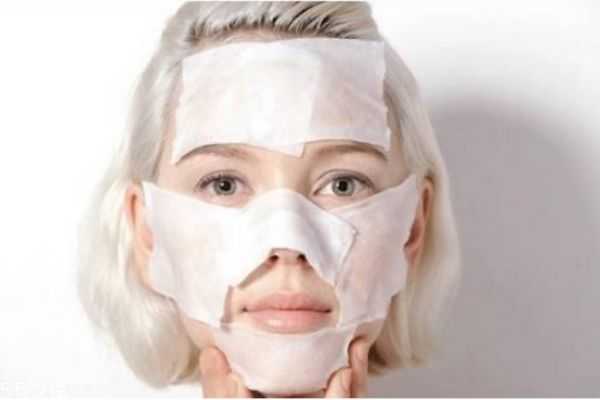 化妆水需要避开眼部吗 化妆水需要避开眼部吗