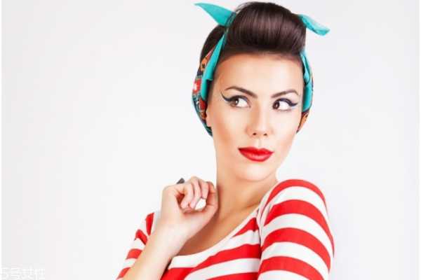 冬天油性皮肤用什么护肤品