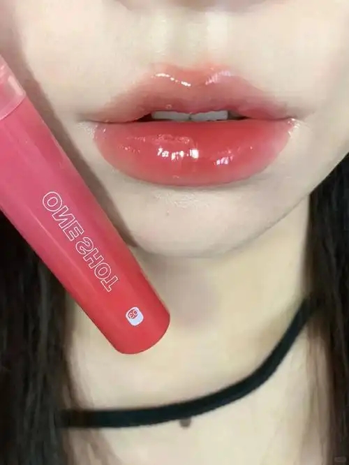 唇釉容易掉色吗