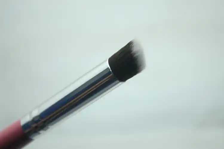 粉底刷可以刷bb霜吗