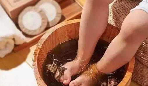 艾叶泡脚对痛风有好处吗?艾叶可以治疗荨麻疹吗 艾叶泡脚对痛风有好处吗?艾叶可以治疗荨麻疹吗