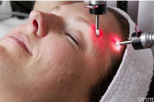 怎么去脸上的痘坑？脸上的痘坑痘印怎么修复