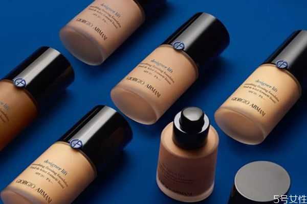 阿玛尼大师粉底液蓝标2号和3号哪个白？阿玛尼大师粉底液蓝标怎么样