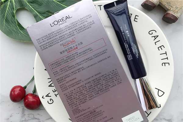 欧莱雅紫熨斗眼霜真假怎么辨别?欧莱雅紫熨斗眼霜有几个版本 欧莱雅紫熨斗眼霜真假怎么辨别?欧莱雅紫熨斗眼霜有几个版本