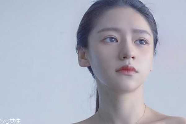 皮肤油用什么卸妆产品 油性皮肤用这些卸妆产品好