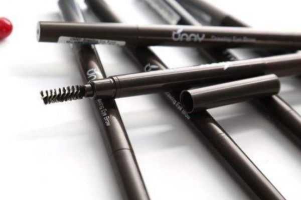 画了眉毛要要卸妆吗？眉毛的卸妆方法