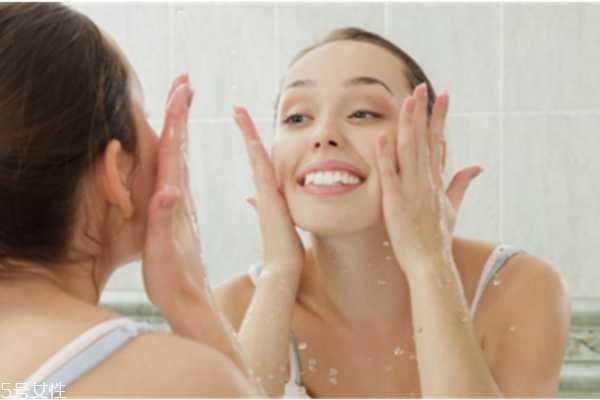 盐水洗脸放多少盐 盐水洗脸放多少盐