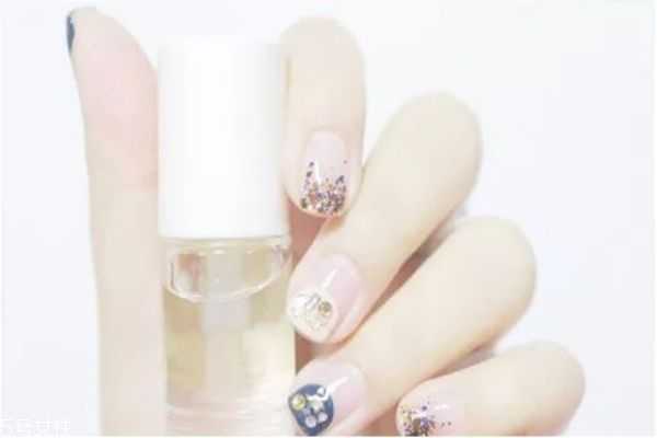 法式甜心新娘美甲怎么做 蓝色法式美甲教程