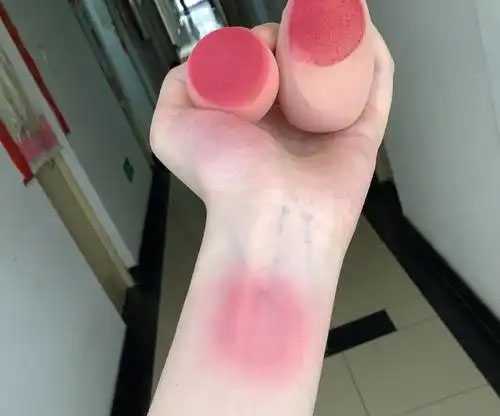 打腮红用什么工具比较好