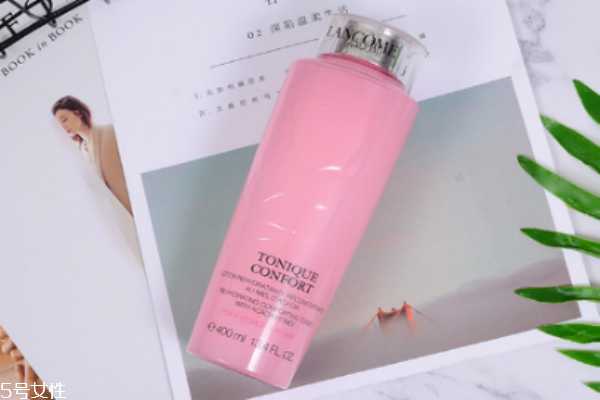 兰蔻粉水含酒精吗