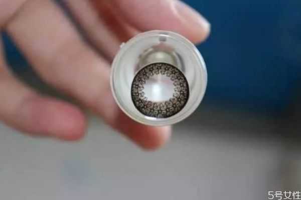 美瞳日抛需要提前泡吗？日抛美瞳可以戴多久