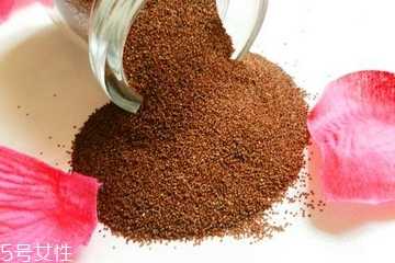 海藻面膜的功效与作用 用海藻面膜有什么好处? 海藻面膜的功效与作用 用海藻面膜有什么好处?