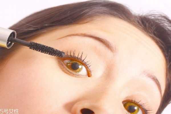 刷睫毛有哪些技巧？刷睫毛的注意事项