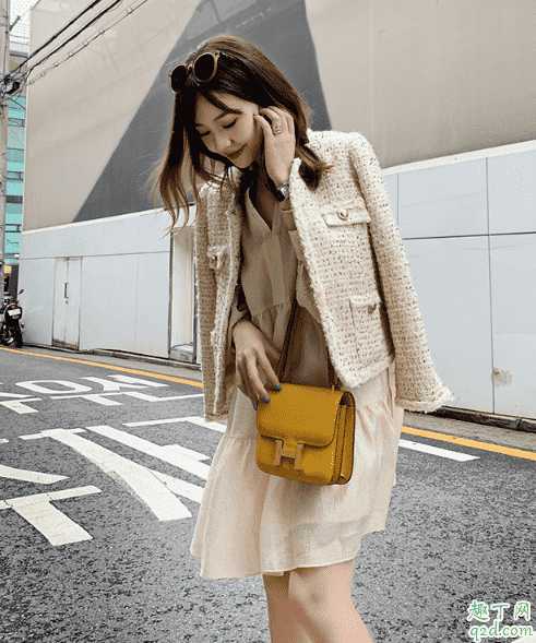 小香风套装面料容易起球吗?小香风套装适合什么季节穿 小香风套装面料容易起球吗?小香风套装适合什么季节穿