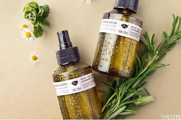 纯露怎么用好?纯露什么时候可以喷头发 纯露怎么用好?纯露什么时候可以喷头发