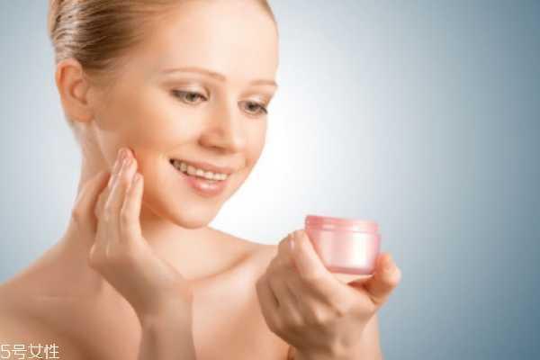 睡眠面膜的正确步骤 睡眠面膜的正确步骤