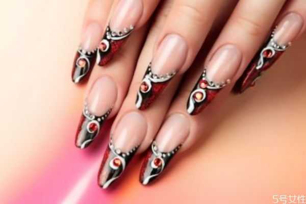 美甲没烤干怎么办?美甲底胶必须要烤干吗 美甲没烤干怎么办?美甲底胶必须要烤干吗