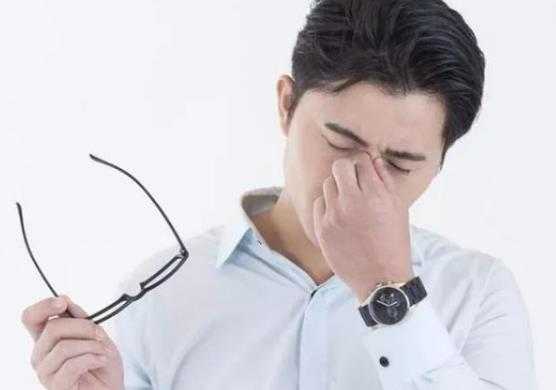 眼屎多是怎么回事？