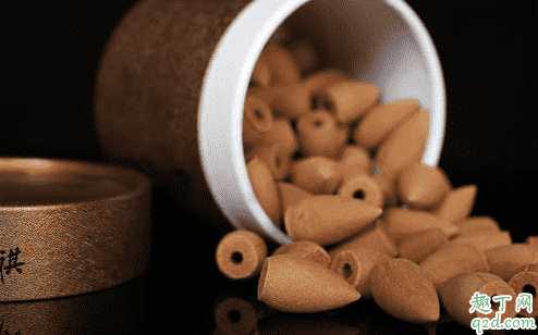 沉香和檀香的差别是什么?檀香和沉香哪个味道比较好 沉香和檀香的差别是什么?檀香和沉香哪个味道比较好