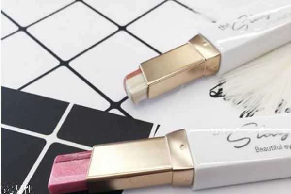 双色眼影棒要怎么用？双色眼影棒画法步骤