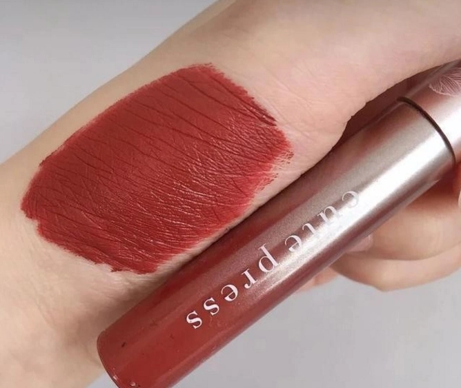 含有珠光的唇釉是什么