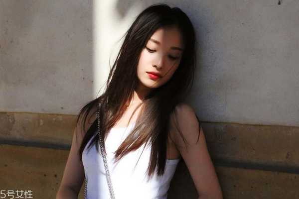 油性皮肤容易变黑怎么办