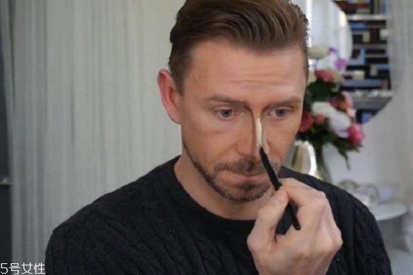 挺拔鼻子怎么画？怎么画鼻影显立体