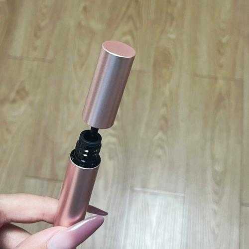 睫毛打底膏能当睫毛膏用吗