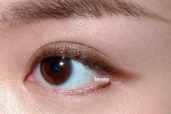 黄皮肤适合什么颜色眼影？什么眼影比较自然