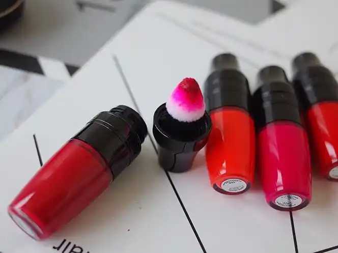 唇彩含有香精吗 唇彩含有香精吗