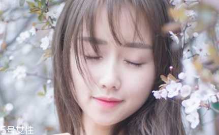 夏天护肤品要放冰箱吗