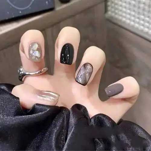 涂指甲油之前要涂护甲油吗