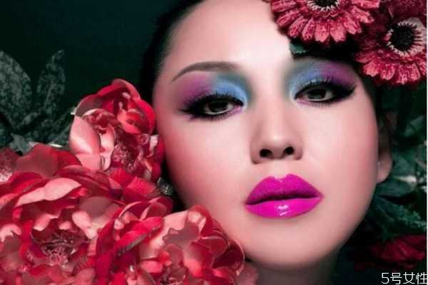 刚做完隆鼻可以化妆吗?什么人群不能化妆呢 刚做完隆鼻可以化妆吗?什么人群不能化妆呢