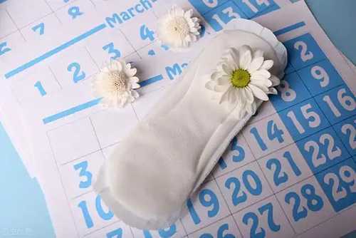 护垫和卫生巾有啥区别?护垫可以垫着过夜吗 护垫和卫生巾有啥区别?护垫可以垫着过夜吗