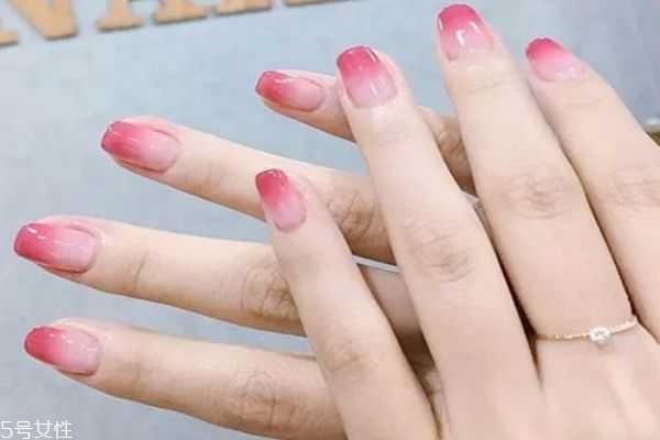 指甲油颜色怎么选？怎样选购指甲油