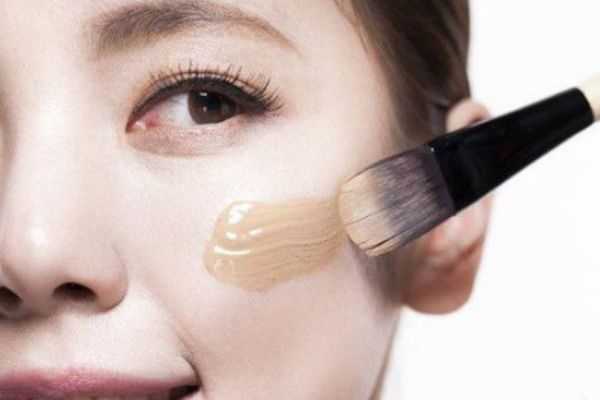 化完妆很快就暗沉了怎么办？化妆后长了好多小颗粒