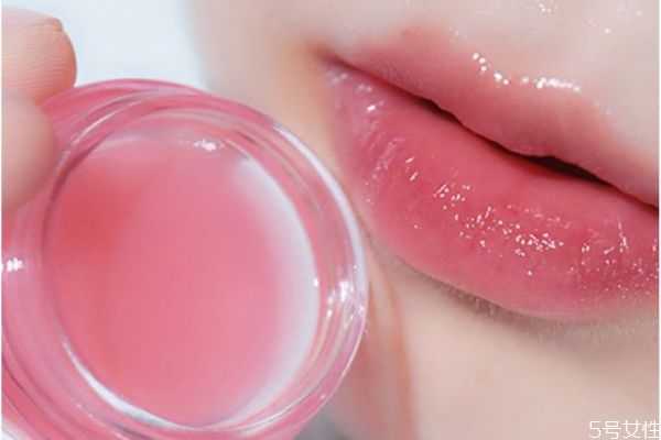 唇冻可以当口红用吗？唇冻和口红的区别