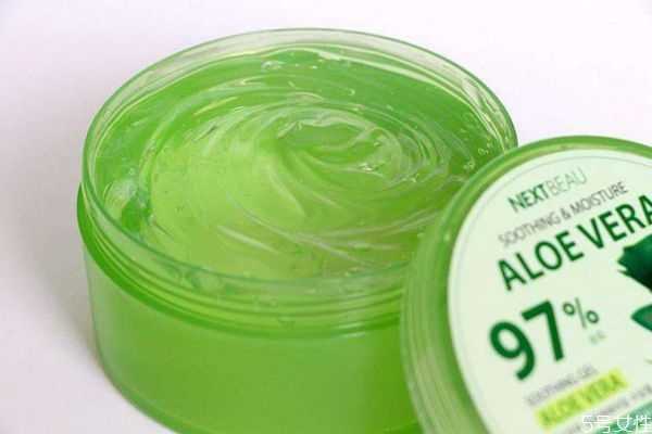 芦荟胶可以当水乳用么?用完乳液可以用芦荟胶吗 芦荟胶可以当水乳用么?用完乳液可以用芦荟胶吗