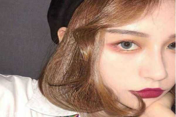 蓝色美瞳配什么眼影？蓝色美瞳适合什么眼妆