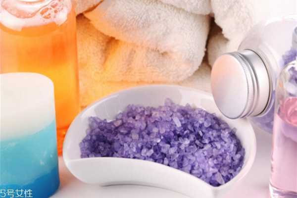 浴盐可以泡澡吗 浴盐可以泡澡吗
