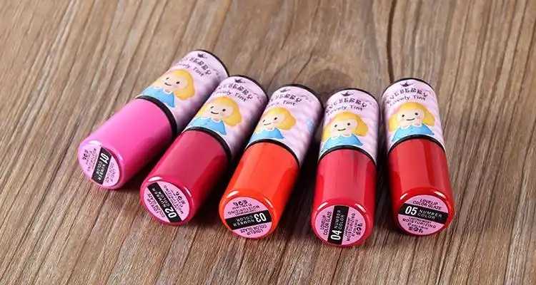 唇彩适合深唇吗 唇彩适合深唇吗