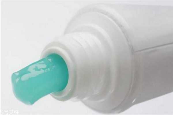 牙膏洗脸有什么好处和坏处