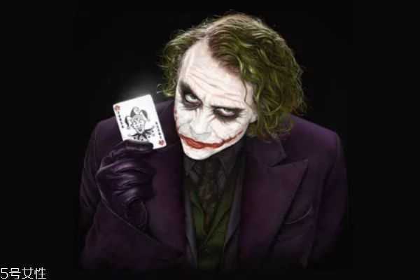 希斯莱杰小丑妆怎么画？希斯莱杰小丑化妆教程