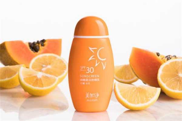 过期的防晒霜可以涂身上吗?过期的防晒霜可以涂脚吗 过期的防晒霜可以涂身上吗?过期的防晒霜可以涂脚吗