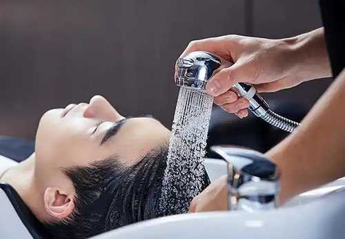 儿童头发干可以用护发精油么